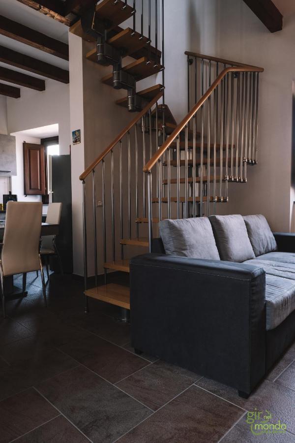 Giro Nel Mondo Apartments คาตาเนีย ภายนอก รูปภาพ