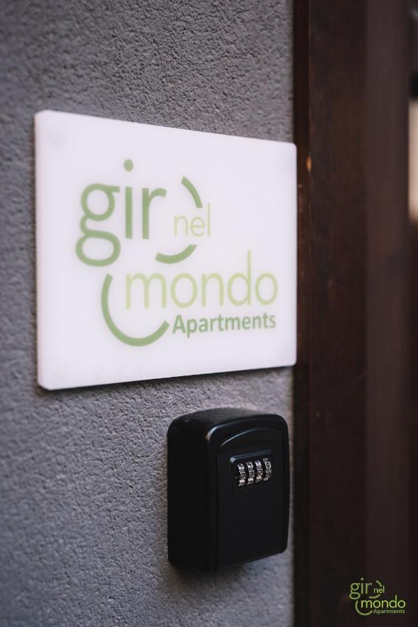 Giro Nel Mondo Apartments คาตาเนีย ภายนอก รูปภาพ