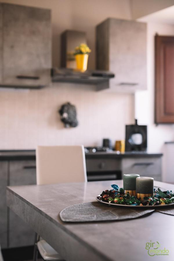 Giro Nel Mondo Apartments คาตาเนีย ภายนอก รูปภาพ