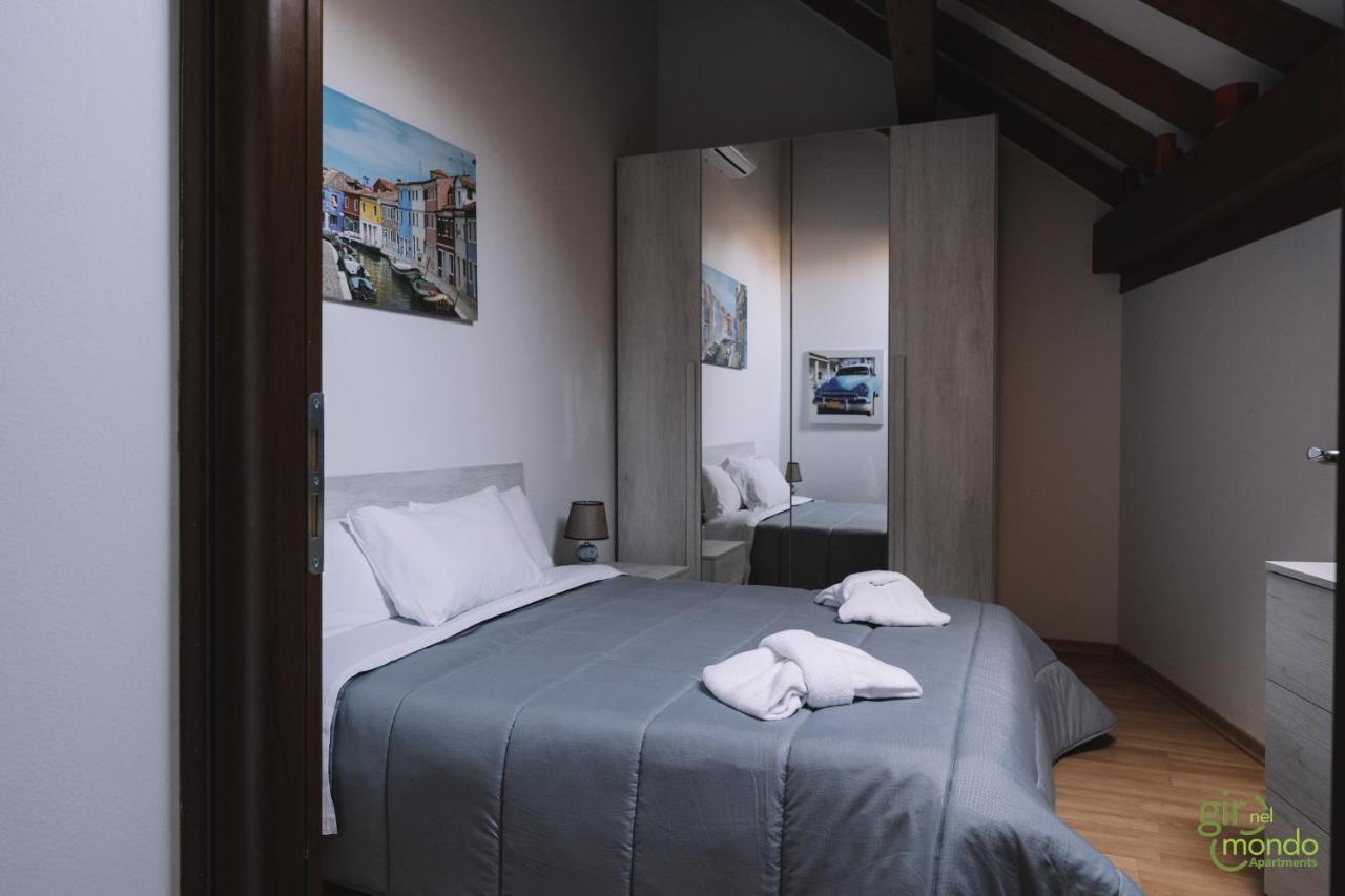 Giro Nel Mondo Apartments คาตาเนีย ภายนอก รูปภาพ